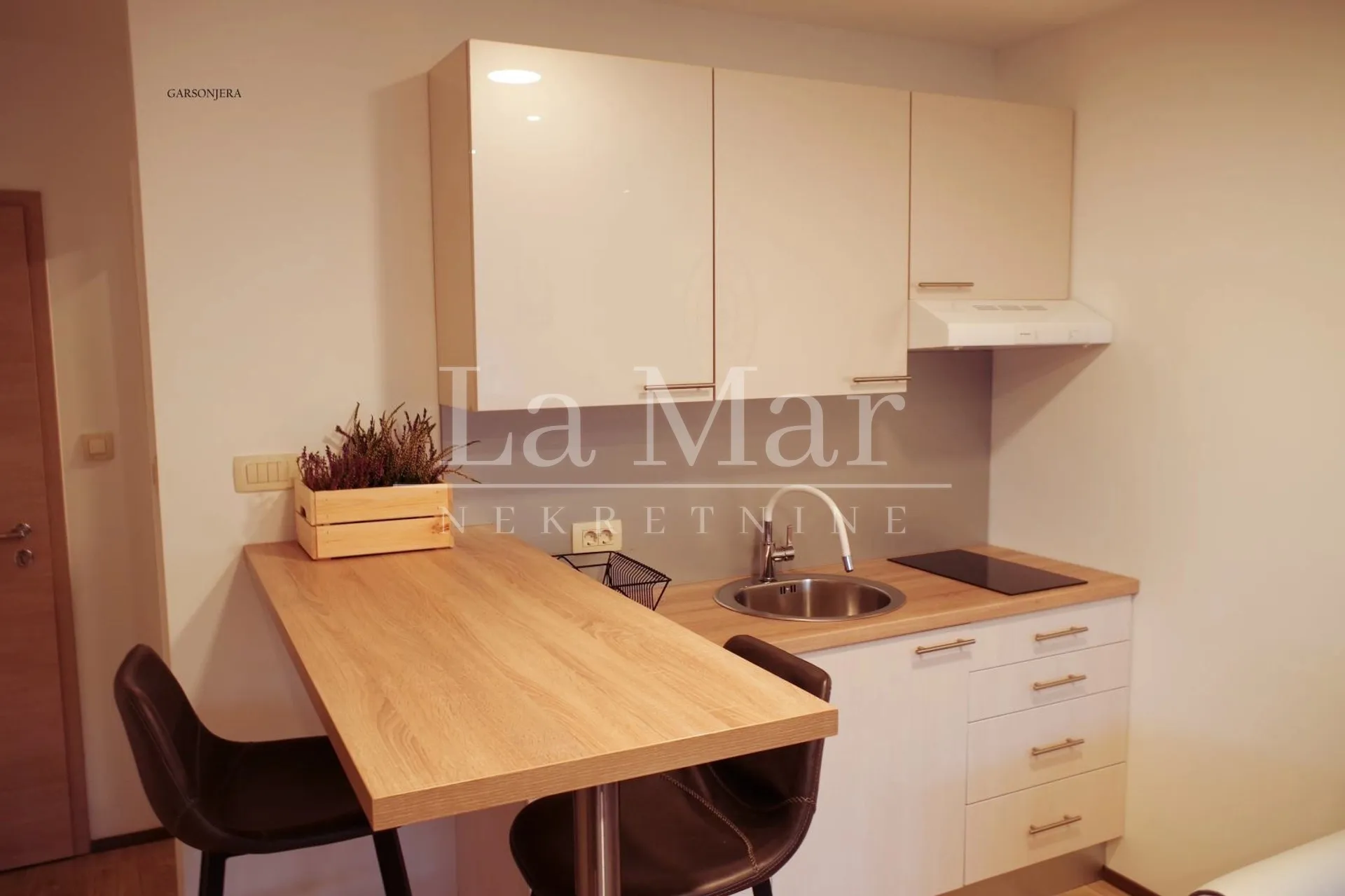 zapruđe-56m2 ( 2 zasebne jedinice) , 8.kat - slika 10