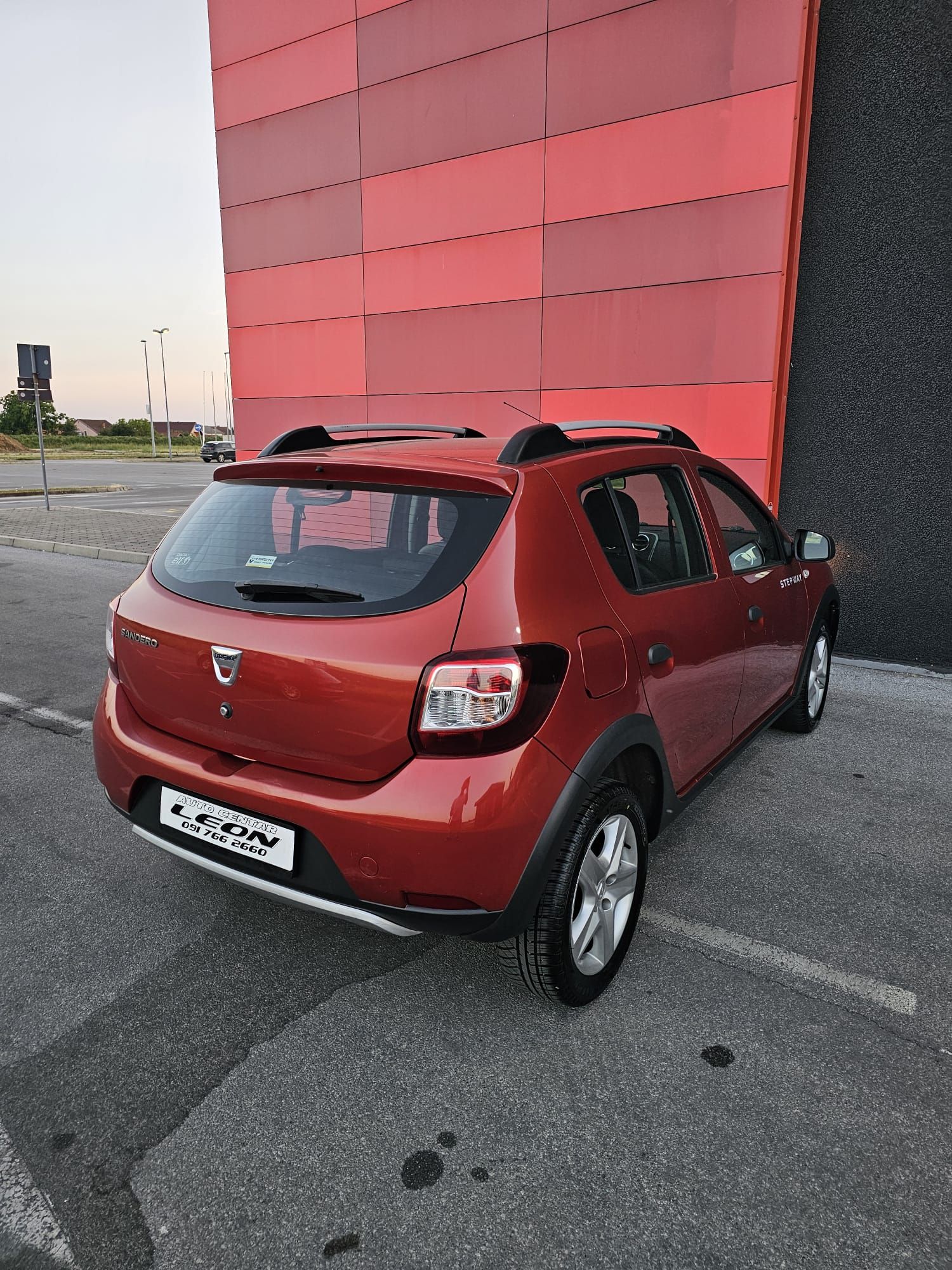 dacia sandero 1,5 dci 90 s&s ,2016 g. 167000 km - slika 3
