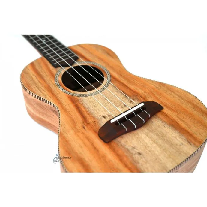 apc tt tenor ukulele - slika 3