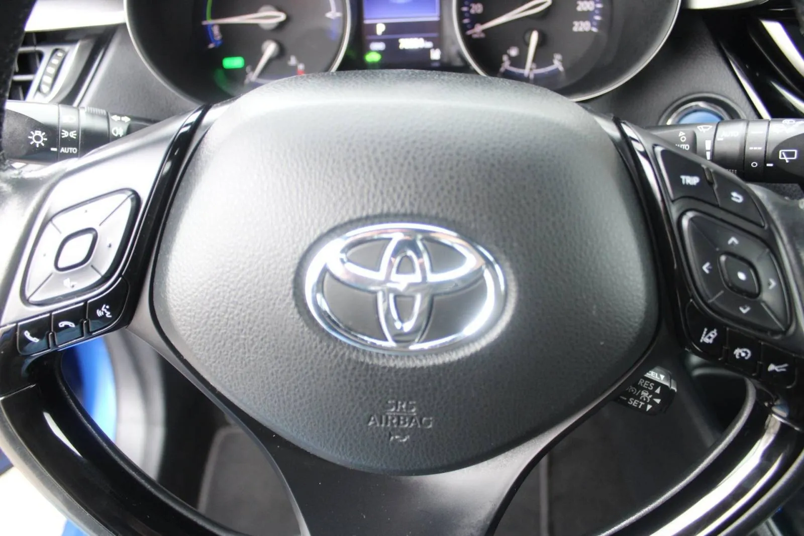 toyota c-hr 2.0 hybrid automatik *led, navigacija, kamera* - slika 15