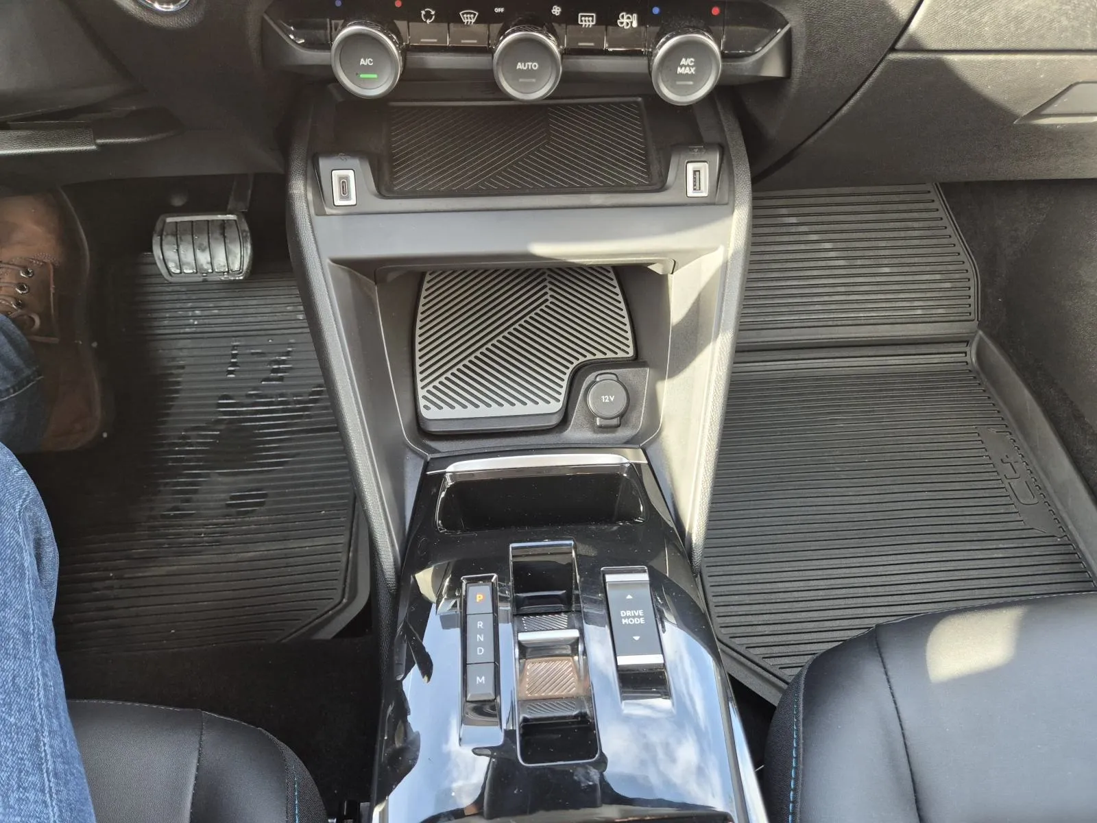 citroën c4 x plus hybrid 136 ks - slika 15