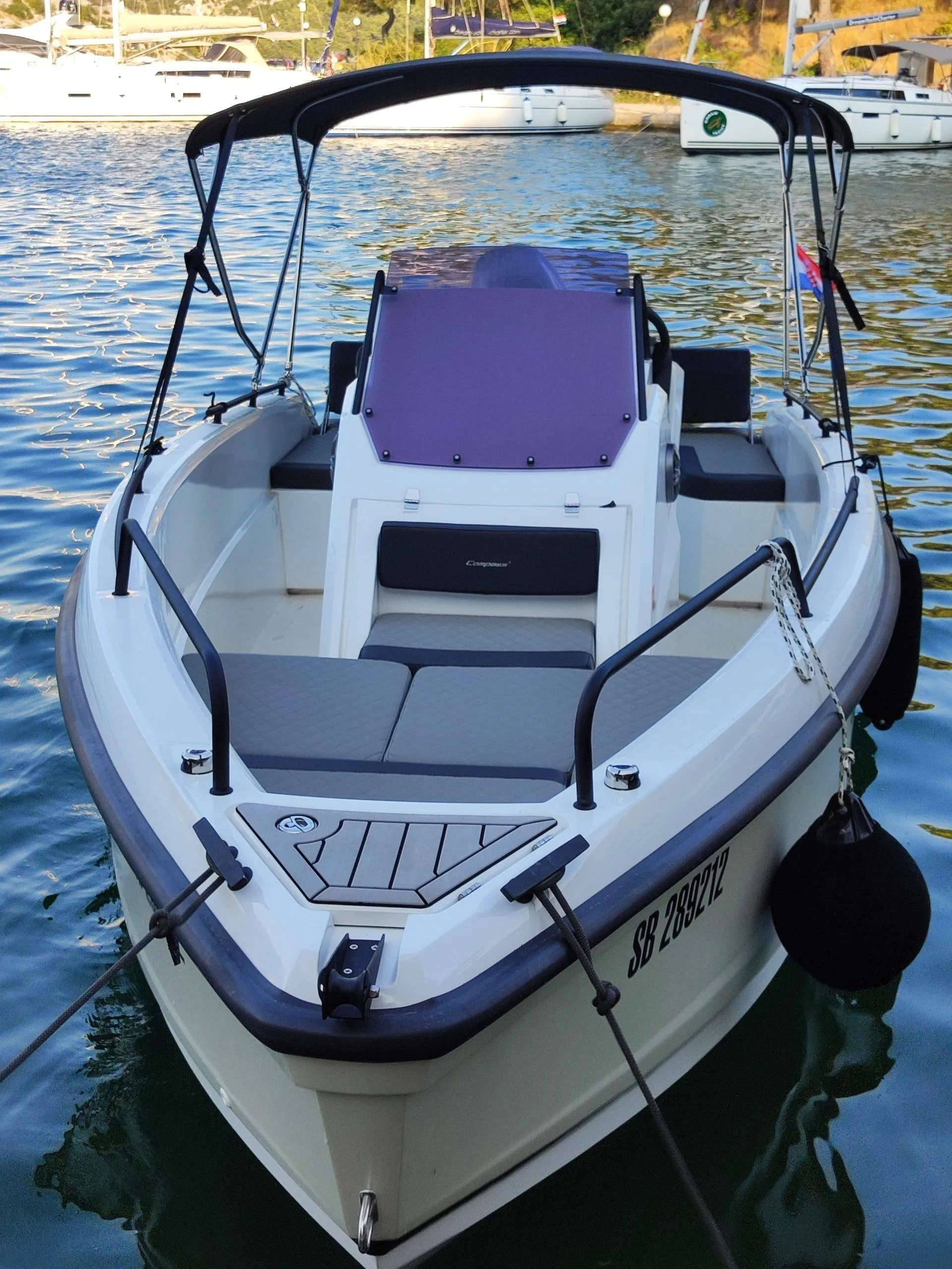 najam broda - compass 7s - 175hp (2024) - slika 6