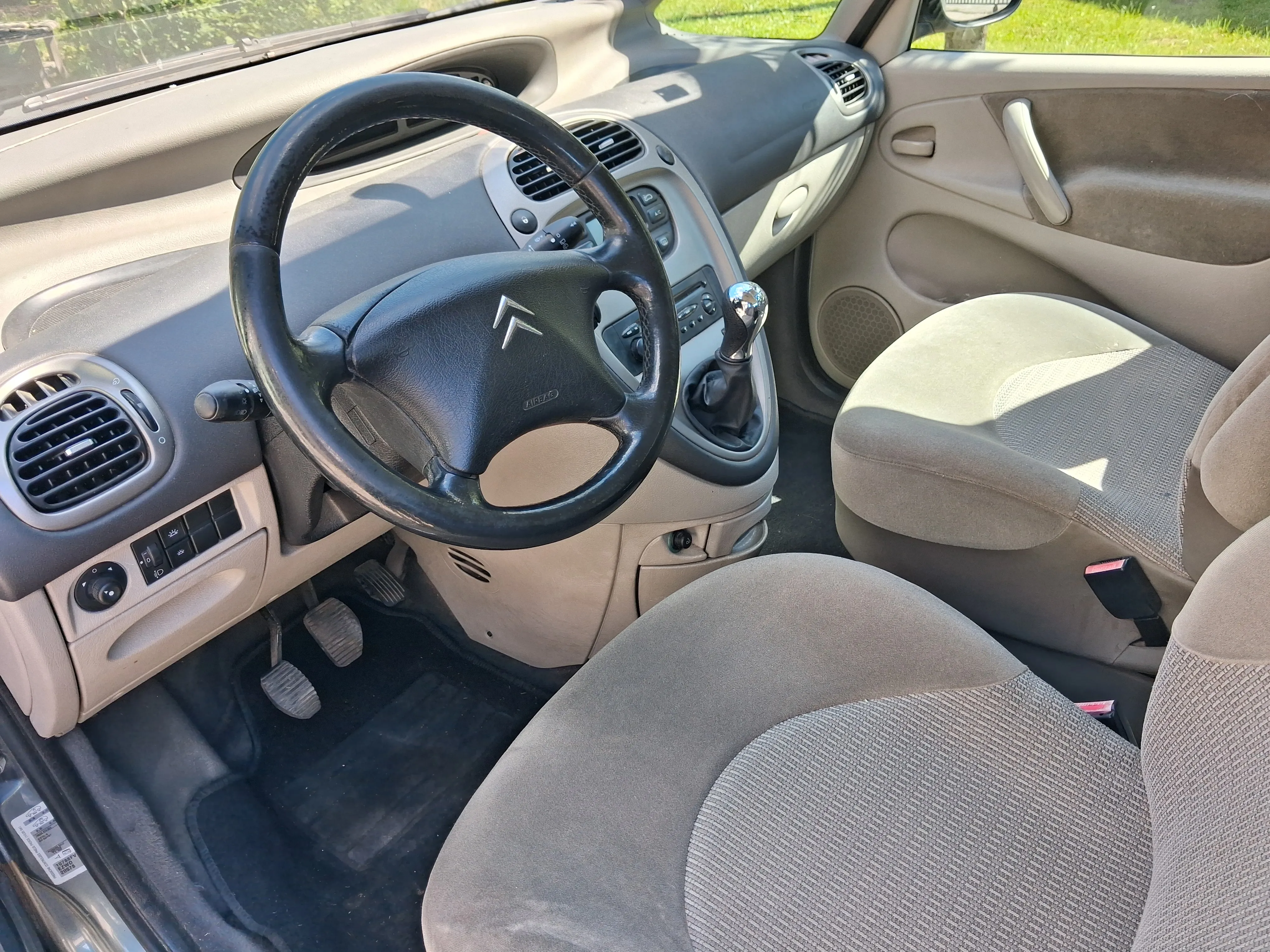 ciroen picasso 1.6 hdi 266700km reg. do 27.10.2026. 2006. g. 1500eur - slika 9