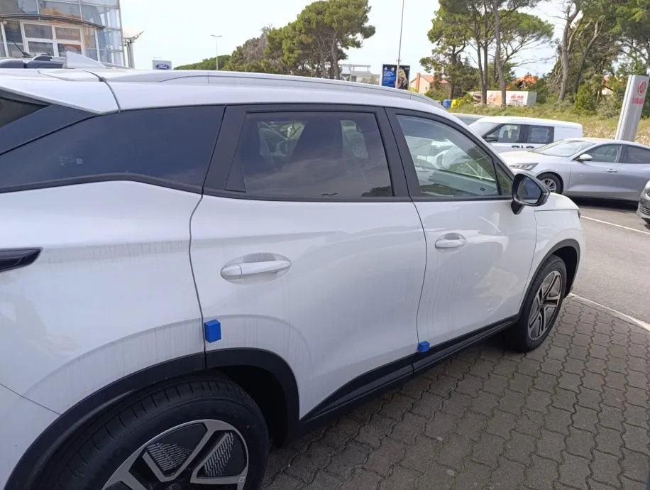 omoda 5 elektric- isporuka odmah - slika 6