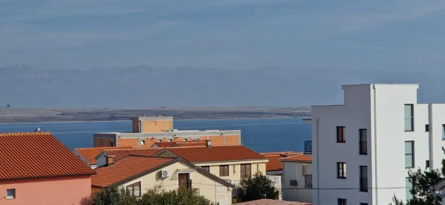 vir, kuća s 4 apartmana(182m2), 150 metara do plaže - slika 17