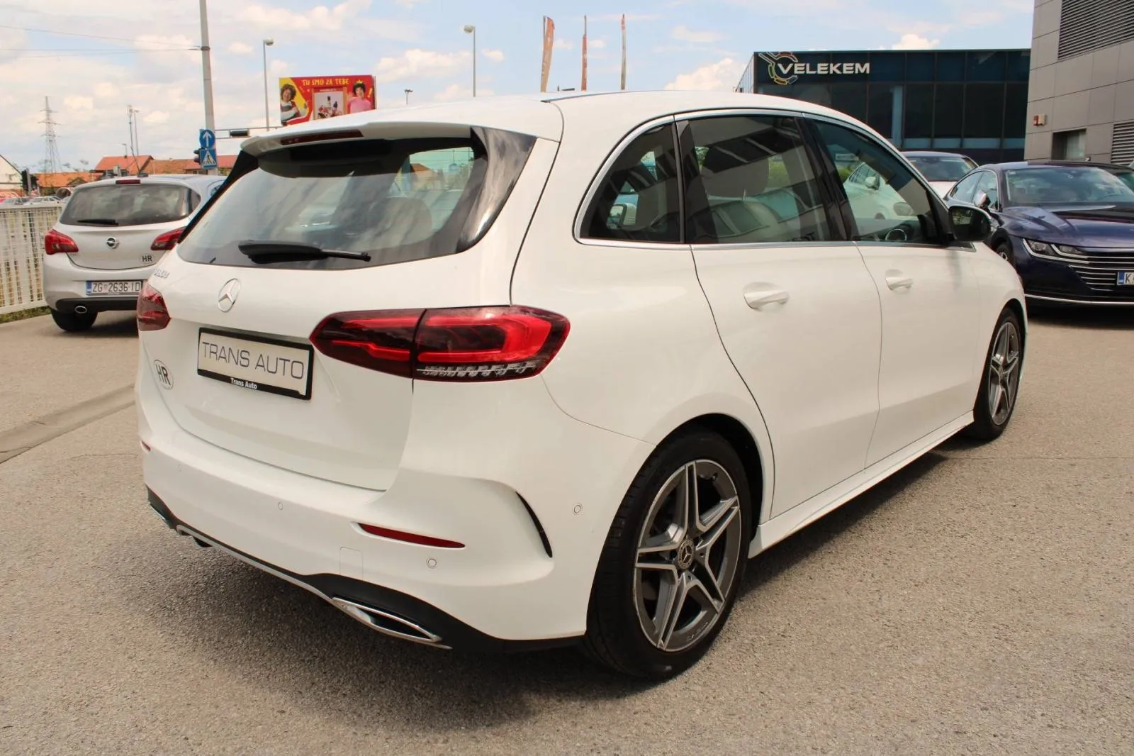 mercedes-benz klasa b 180d amg automatik *led, navigacija, kamera* - slika 5