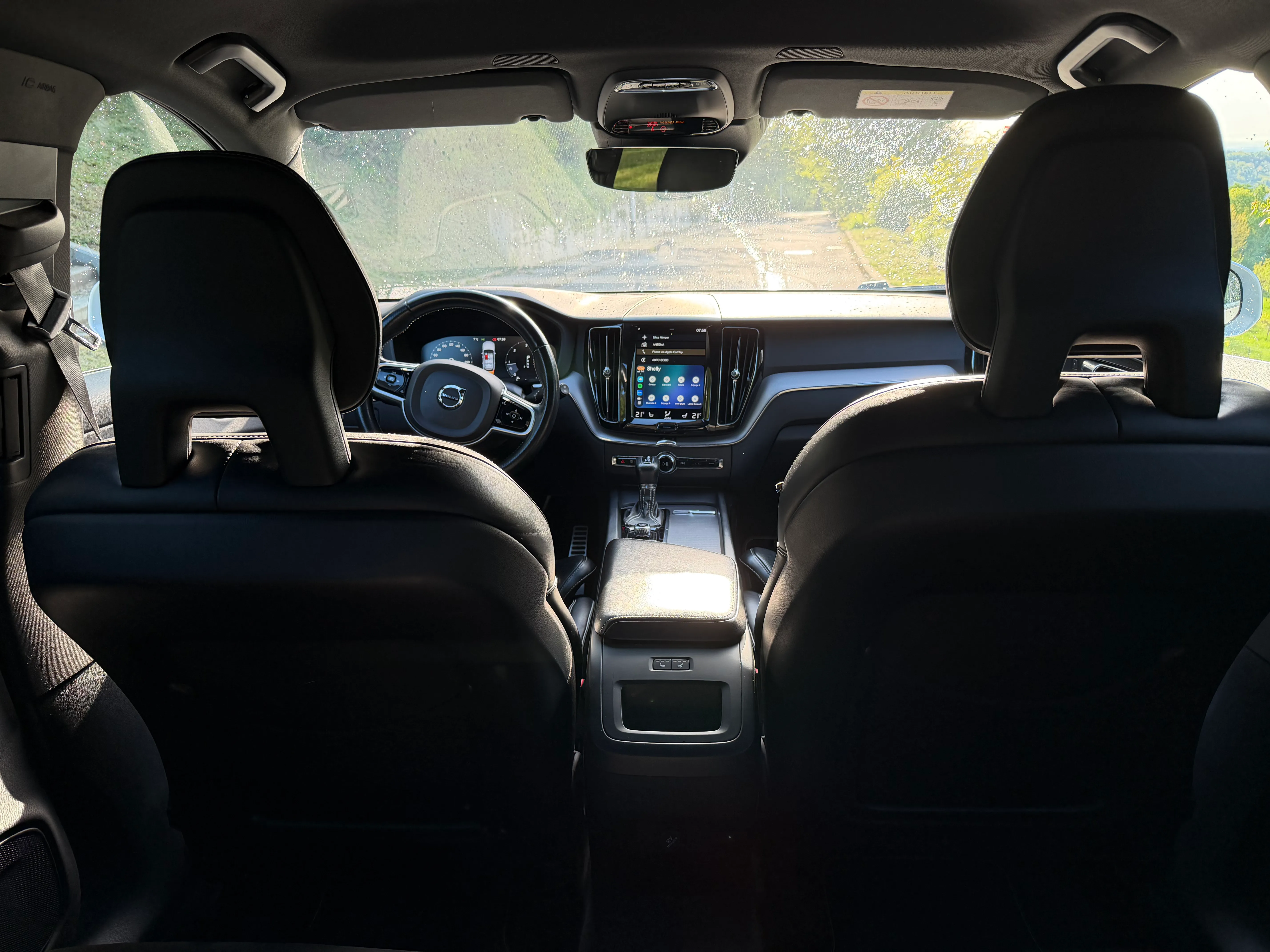 volvo xc60 r design awd d4 automatik - slika 9