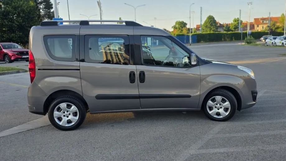 opel combo 1,6 cdti - slika 12