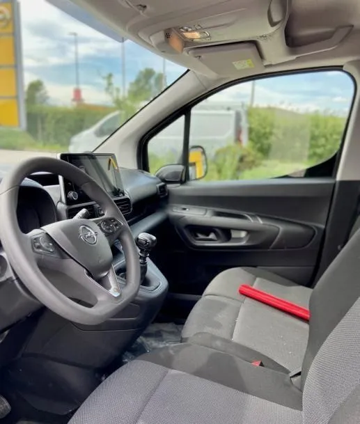 opel combo 1.5 d od prvog vlasnika - registriran, 2022 god. - slika 3
