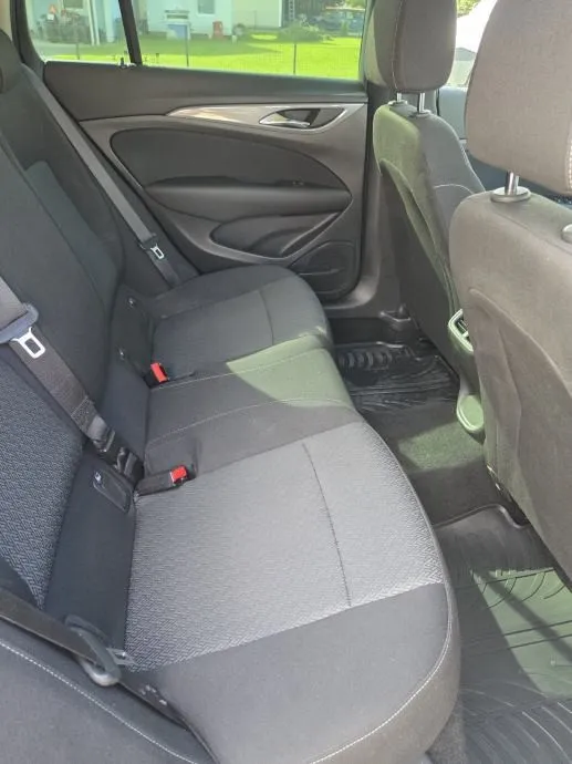 opel insignia 1,6 cdti - slika 10