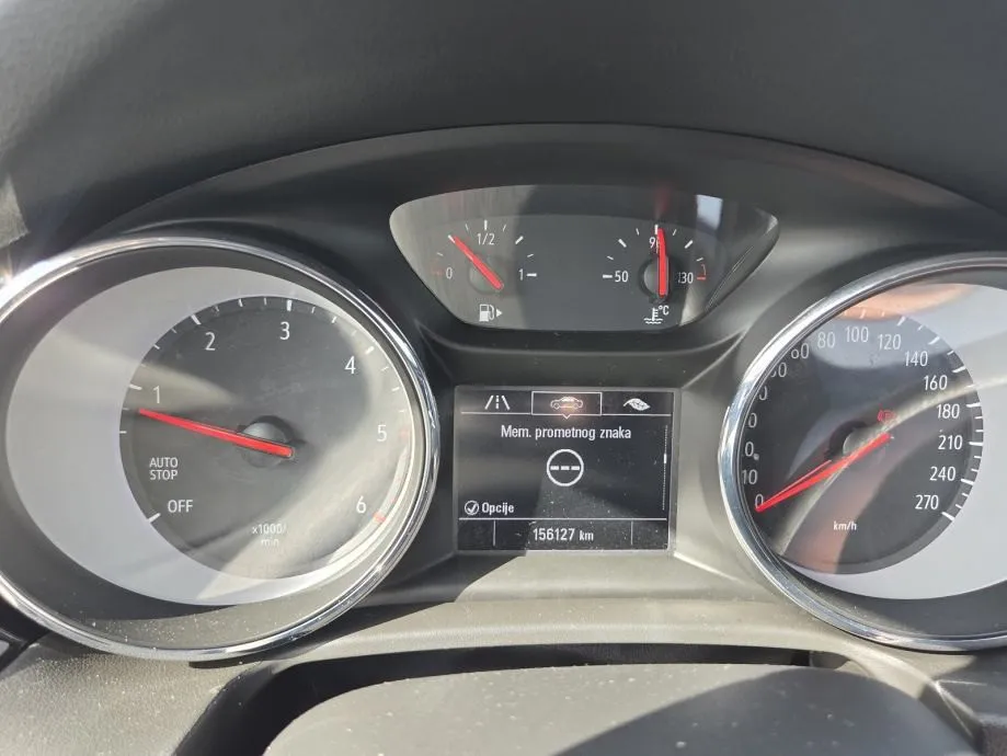 opel insignia 1,6 cdti - slika 14