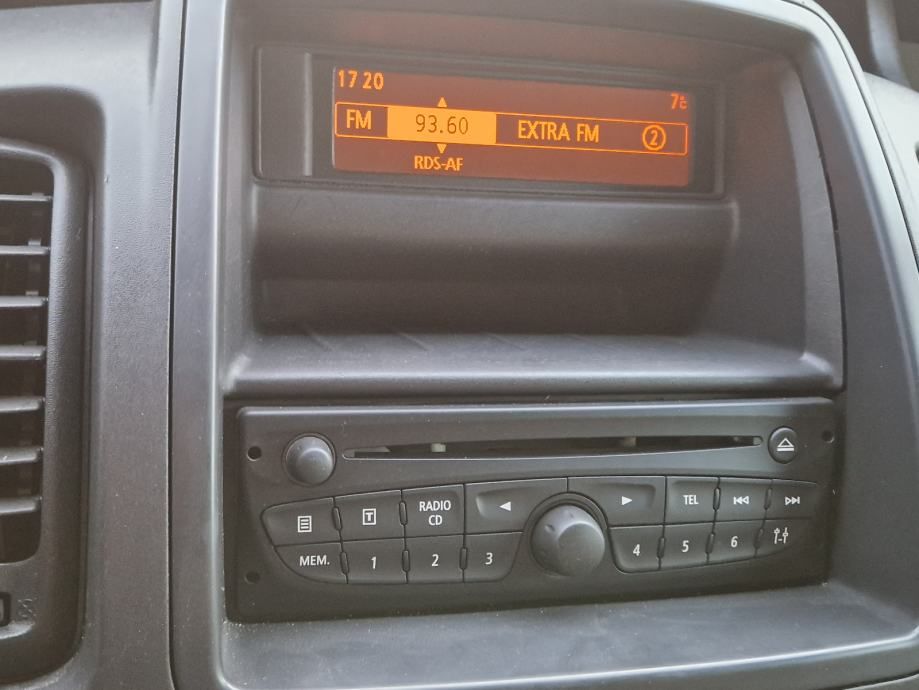 opel vivaro 2,0 2,7 t pocinčan kuka klima pdv kartice 36 mj - slika 5