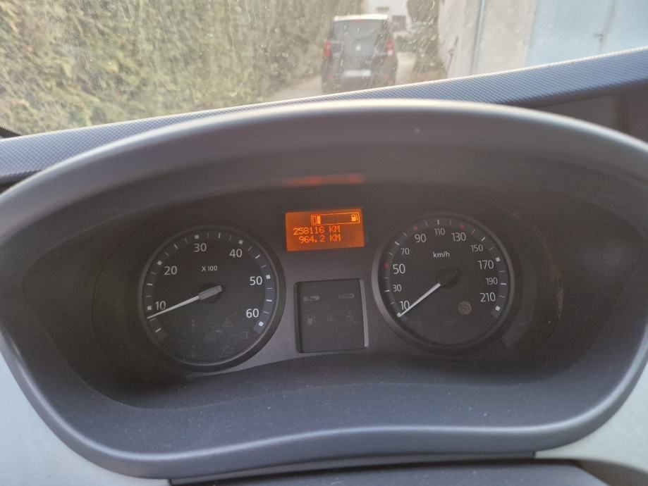 opel vivaro 2,0 2,7 t pocinčan kuka klima pdv kartice 36 mj - slika 9