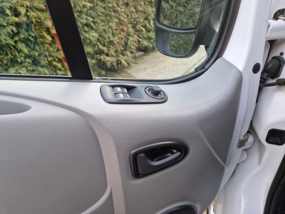 opel vivaro 2,0 2,7 t pocinčan kuka klima pdv kartice 36 mj - slika 11