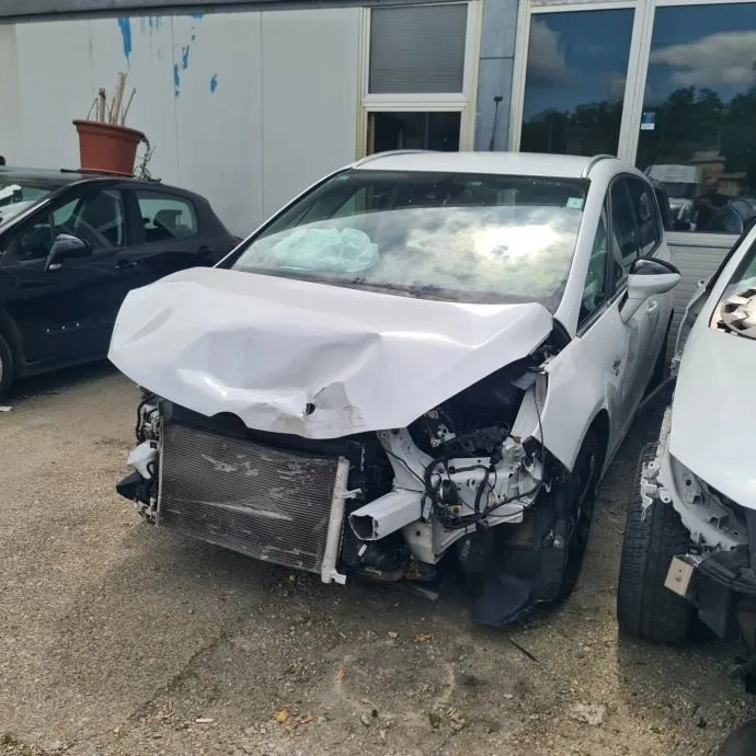 opel zafira c 2,0 cdti opc line - slika 2