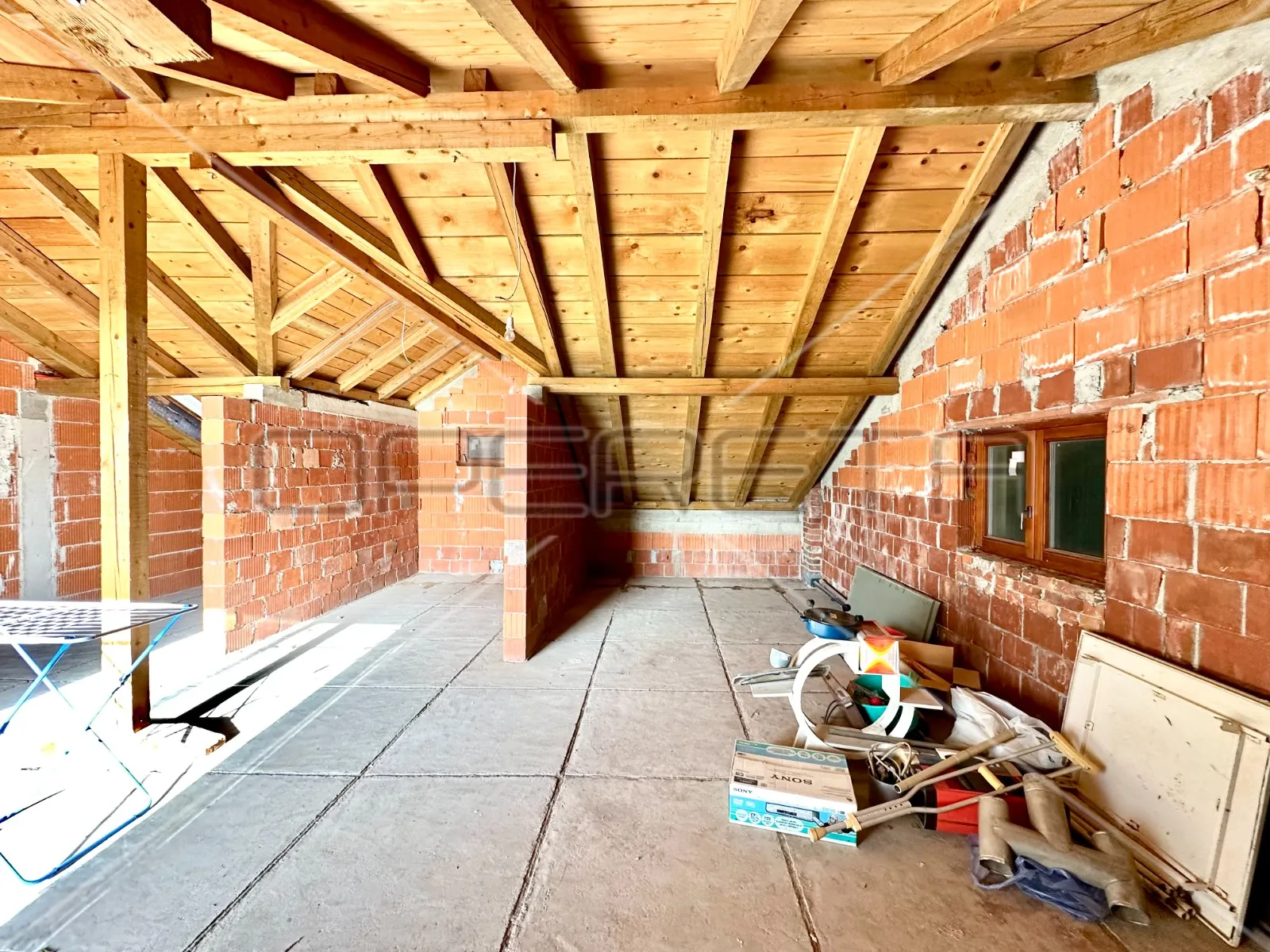 kuća na 80 m od mora sa 6 stanova, tisno, 350 m2 - slika 27