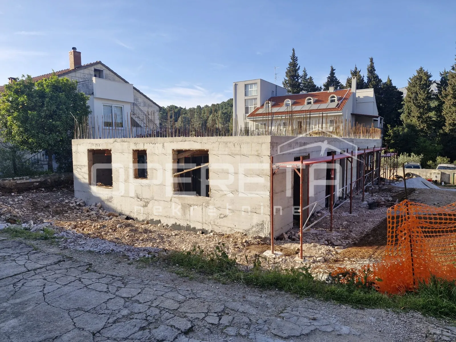 moderan stan s terasom, vrtom i parkingom u korčuli - slika 2