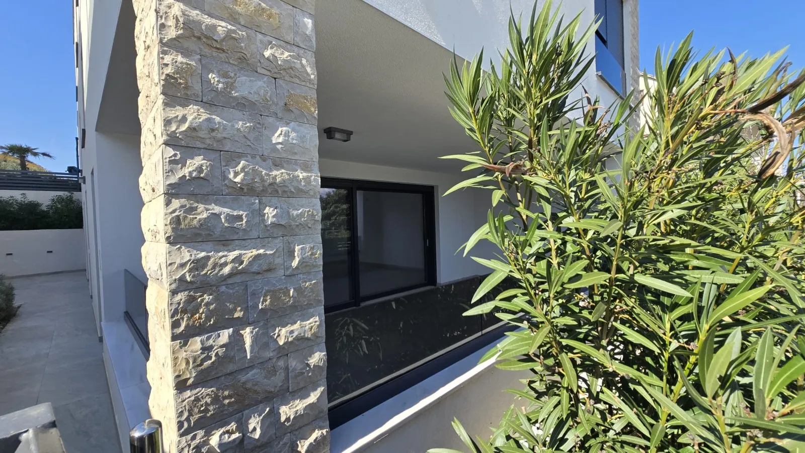 vrhunska novogradnja u murteru blizu mora i centra, 109 m2 - slika 2