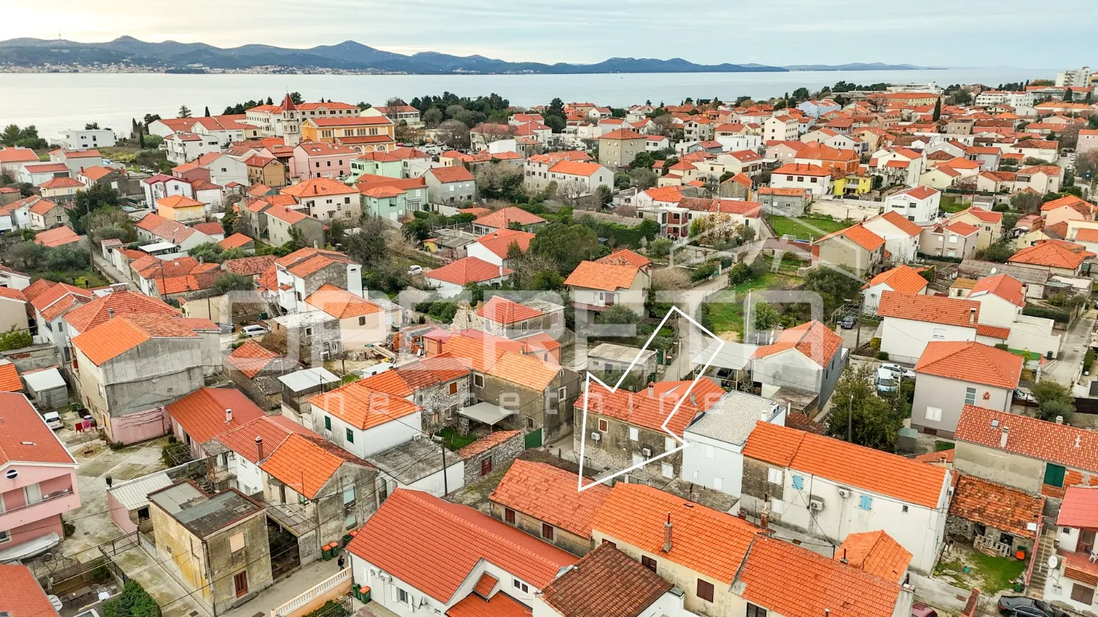 kuća s 2 stana i pomoćnim objektom, 190 m2, arbanasi, zadar - slika 5