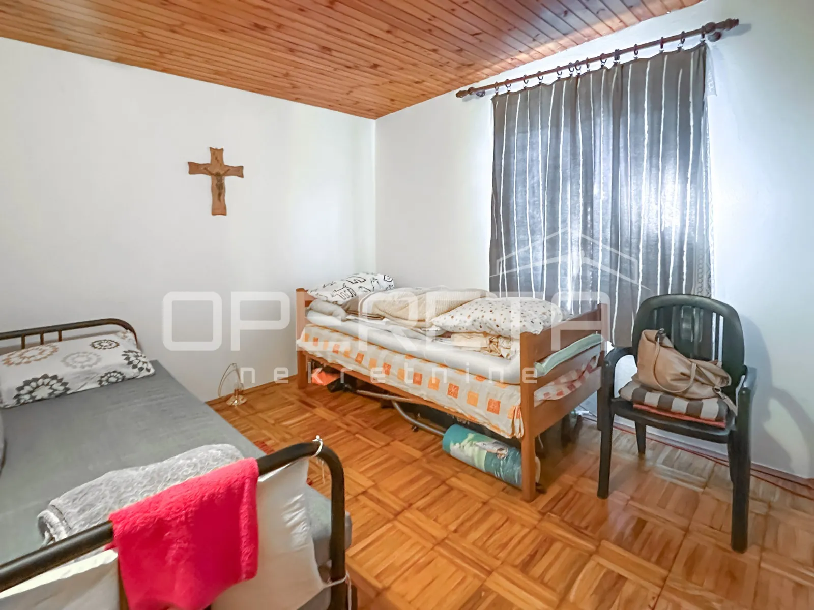 vikendica sa 404 m² zemljišta u mirnom dijelu zatona - slika 2