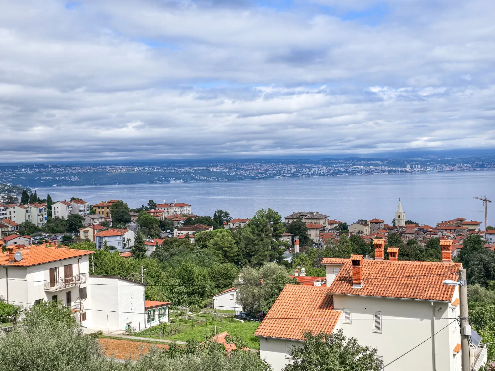 lovran - vrhunska novogradnja s pogledom na more - slika 17