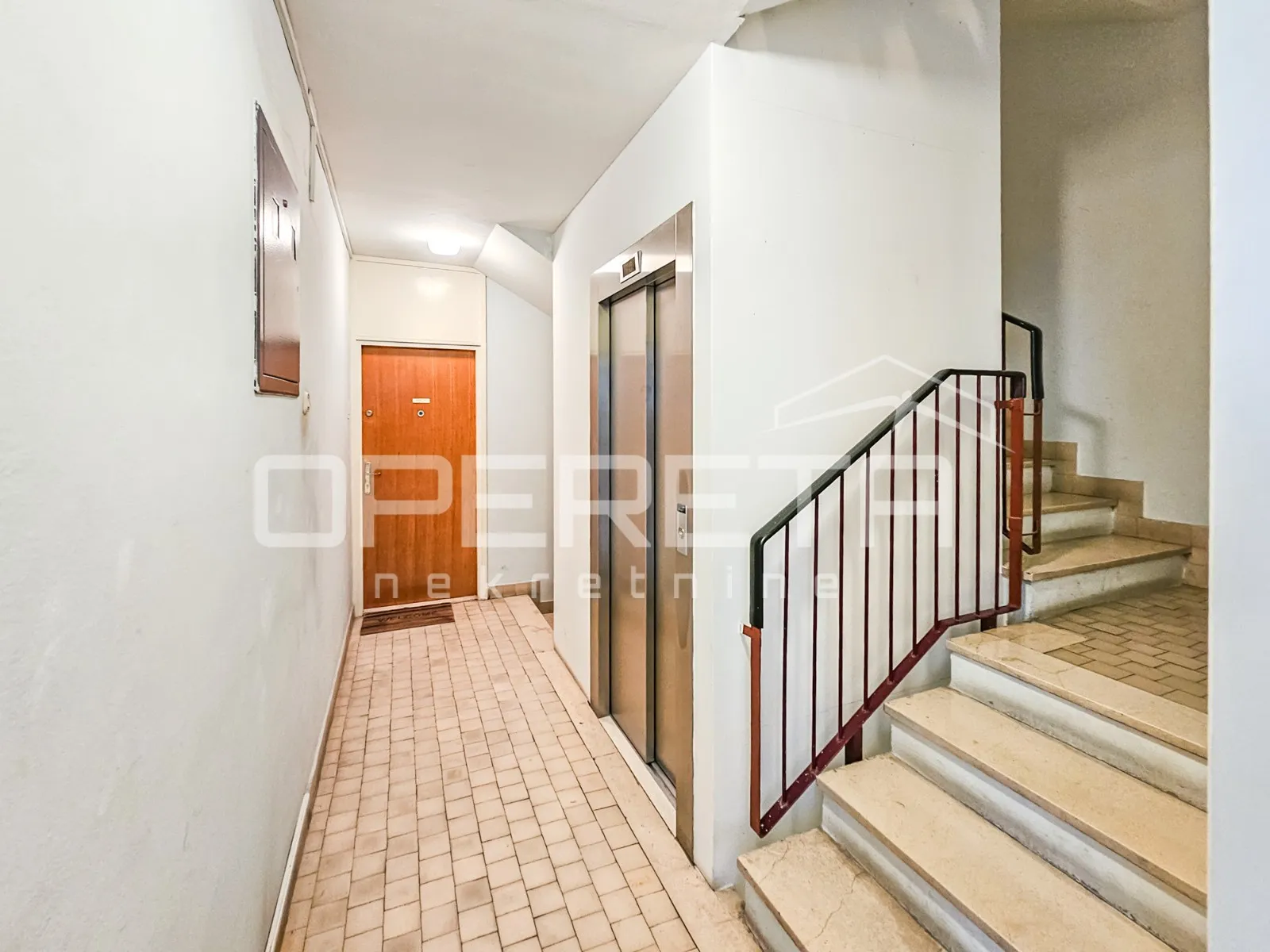 split, firule, trosoban stan blizu plaže i centra grada - slika 23