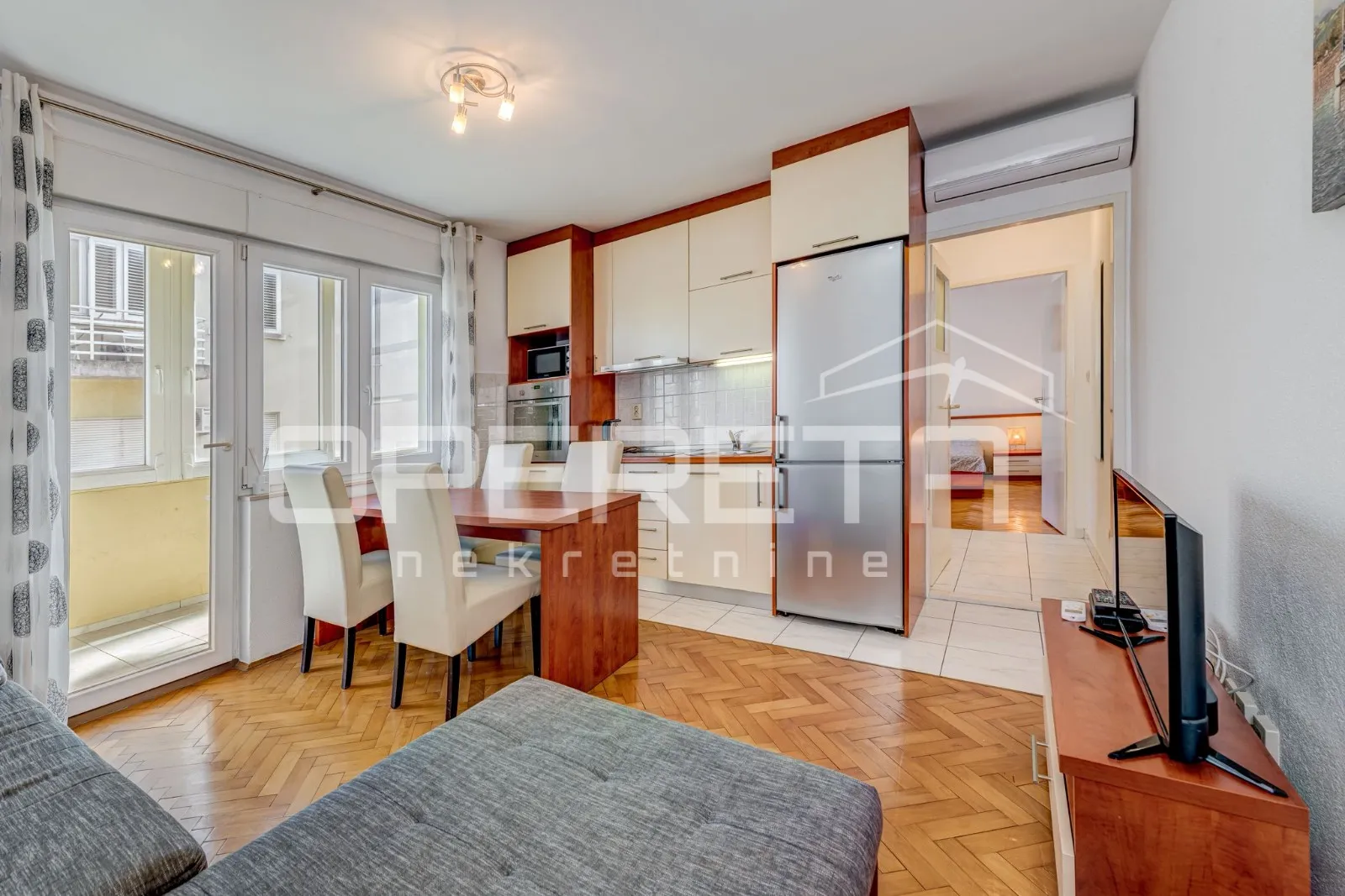 split centar (dobri) – 2 apartmana u jednom stanu / vrhunska investicija u srcu - slika 17