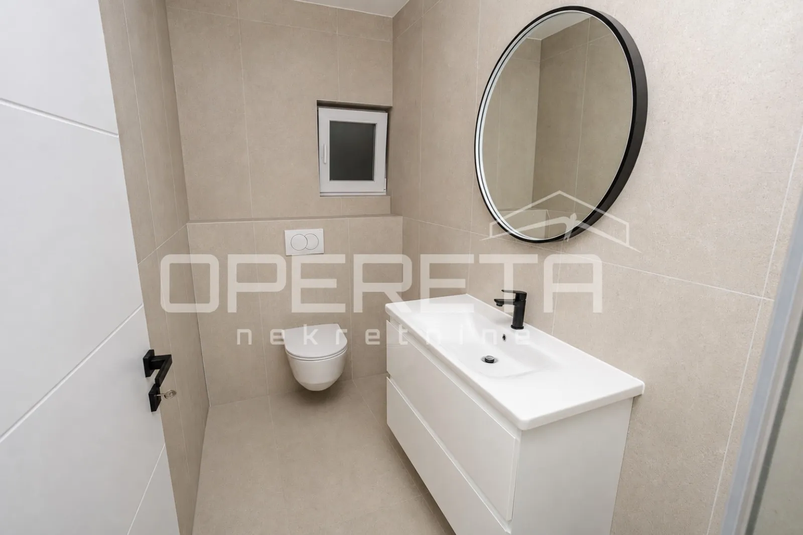 stara novalja - 6 etažiranih apartmana prvi red do mora - slika 22