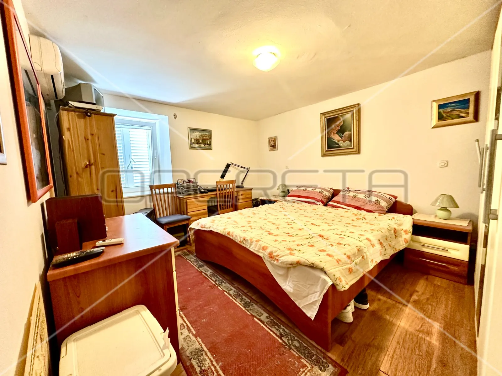 kuća s tri apartmana u centru betine s velikom terasom - slika 6