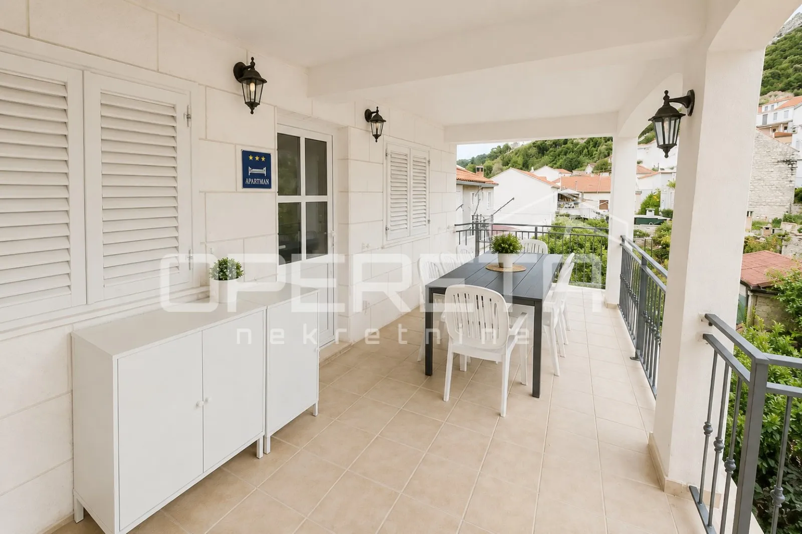 korčula, dva apartmana s pogledom i velikom terasom - slika 13