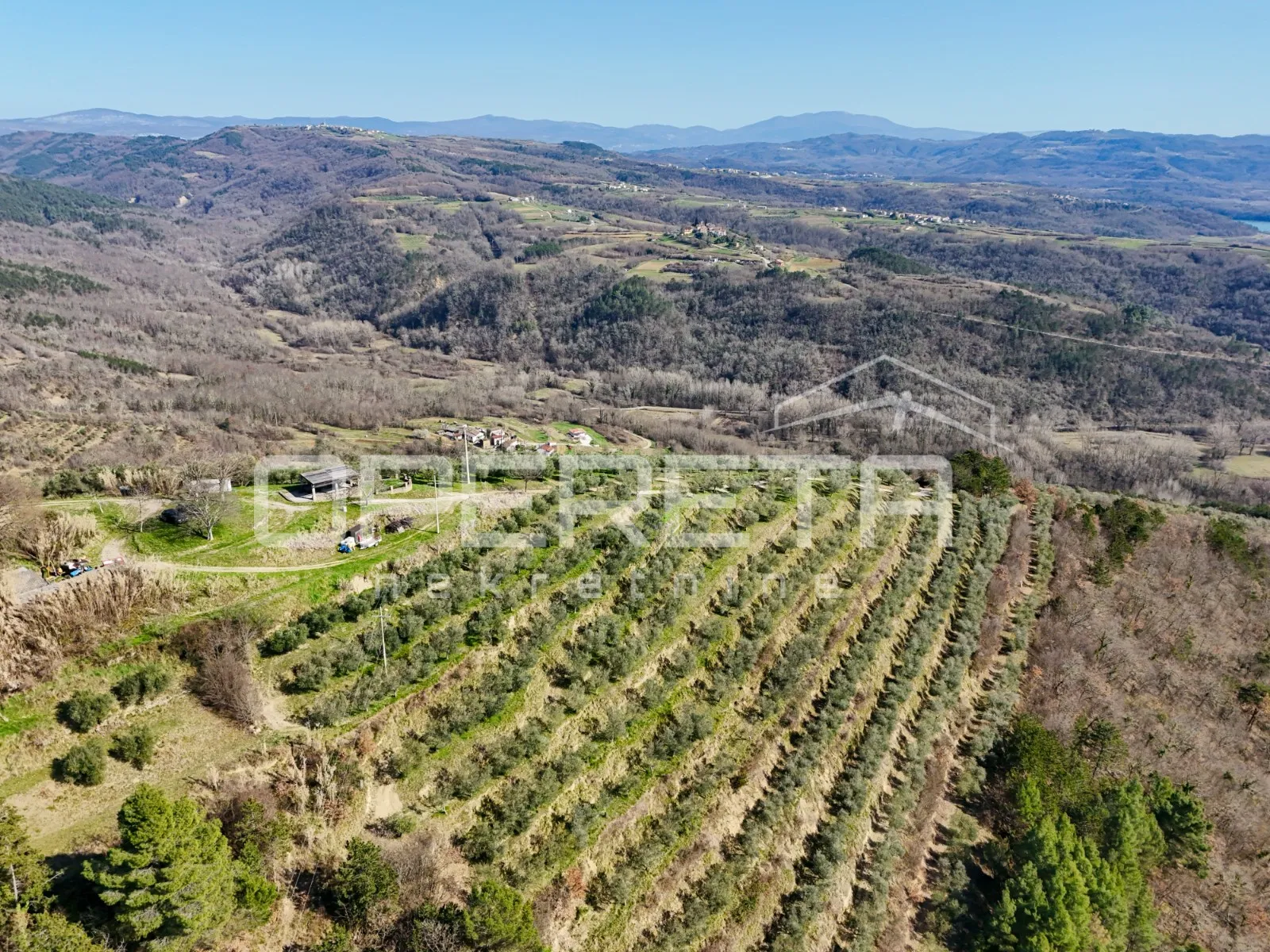 veliko imanje od 170 000 m2 s predivnim pogledom - slika 4
