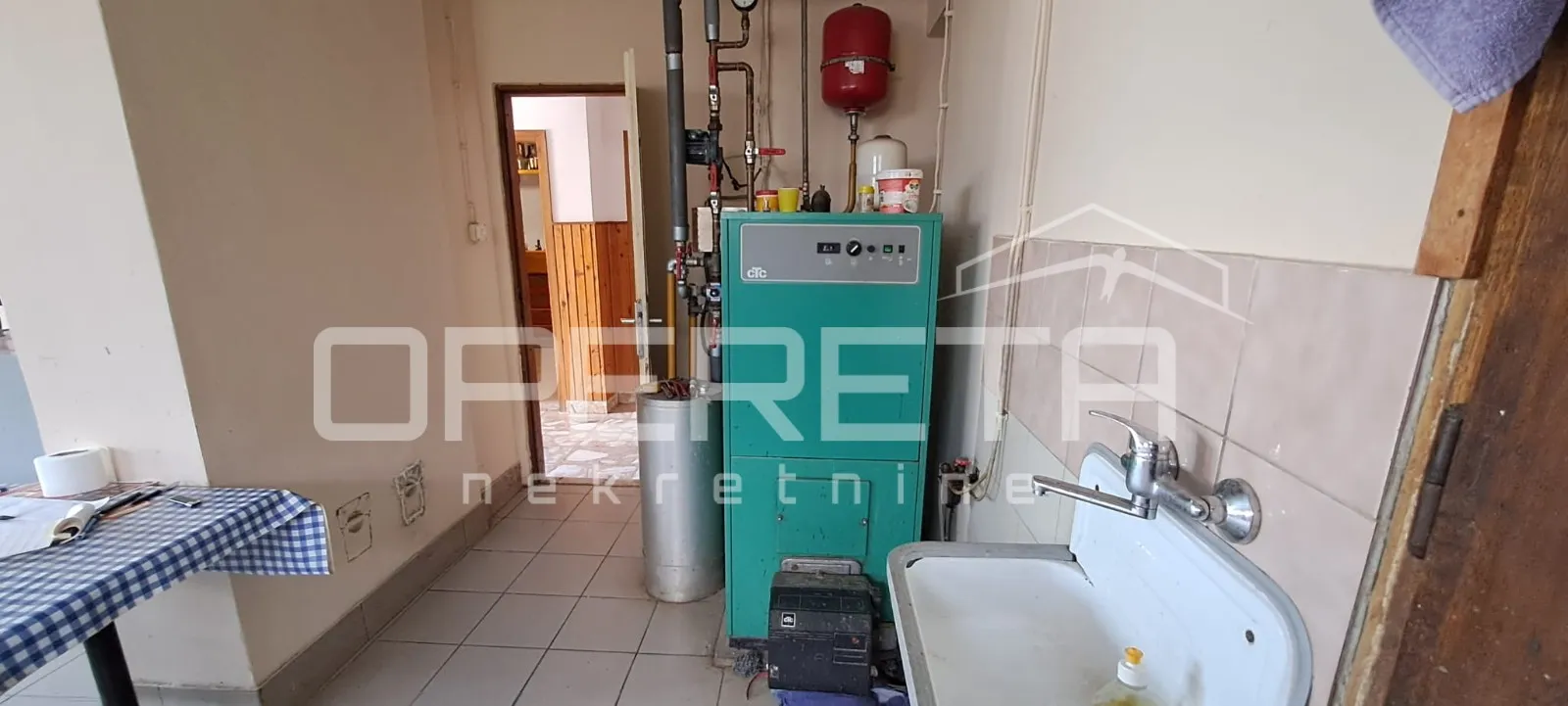 velika kuća s vrtom, garažom i potkrovljem za dodatni stan - slika 13