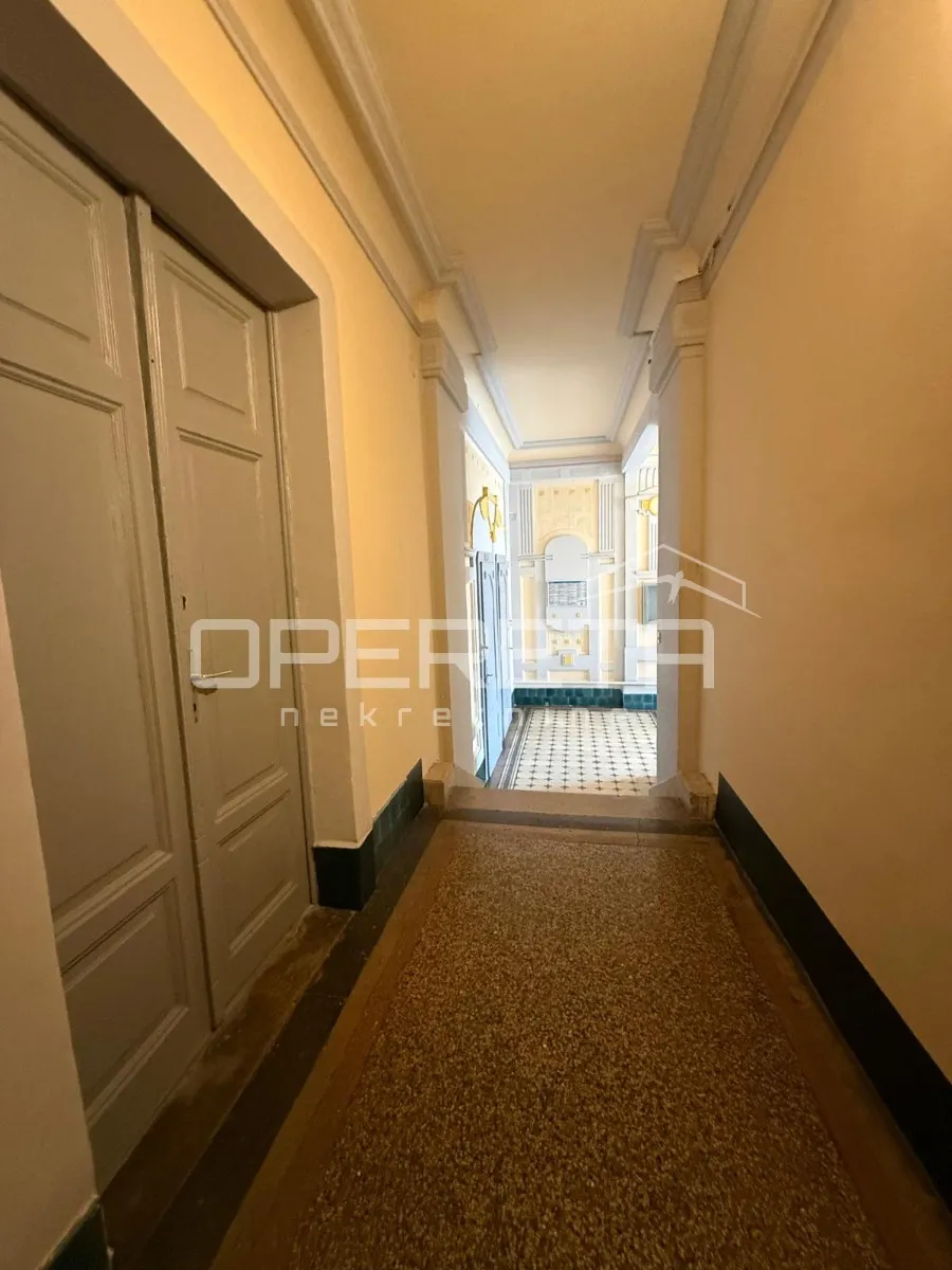 šesterosobni stan u centru rijeke - slika 16