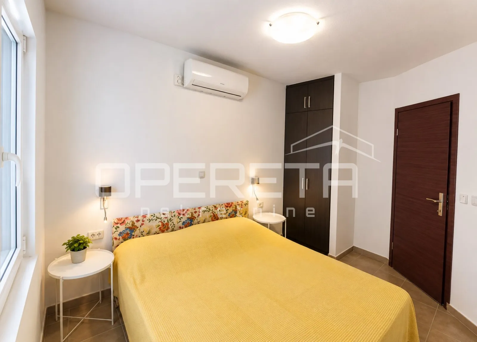 korčula, dva apartmana s pogledom i velikom terasom - slika 16