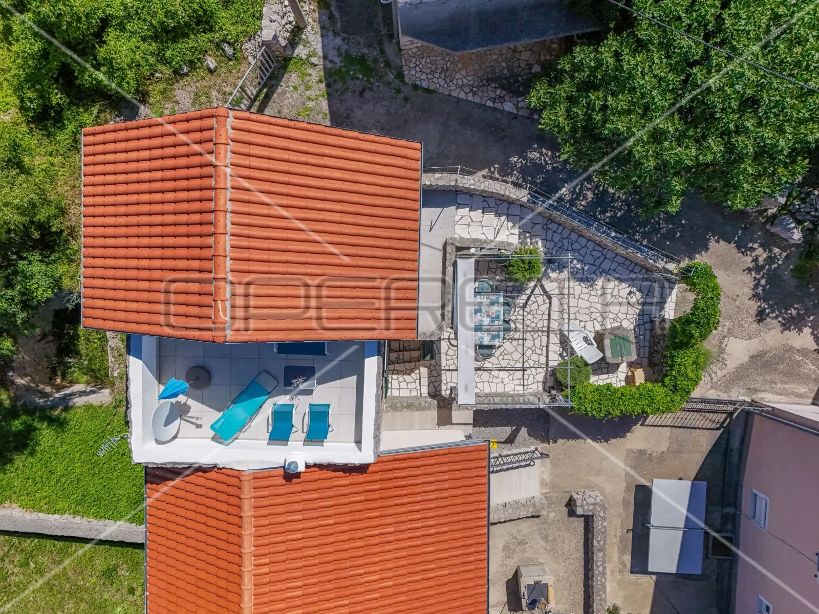kamena kuća s velikom terasom i pogledom na more - slika 5