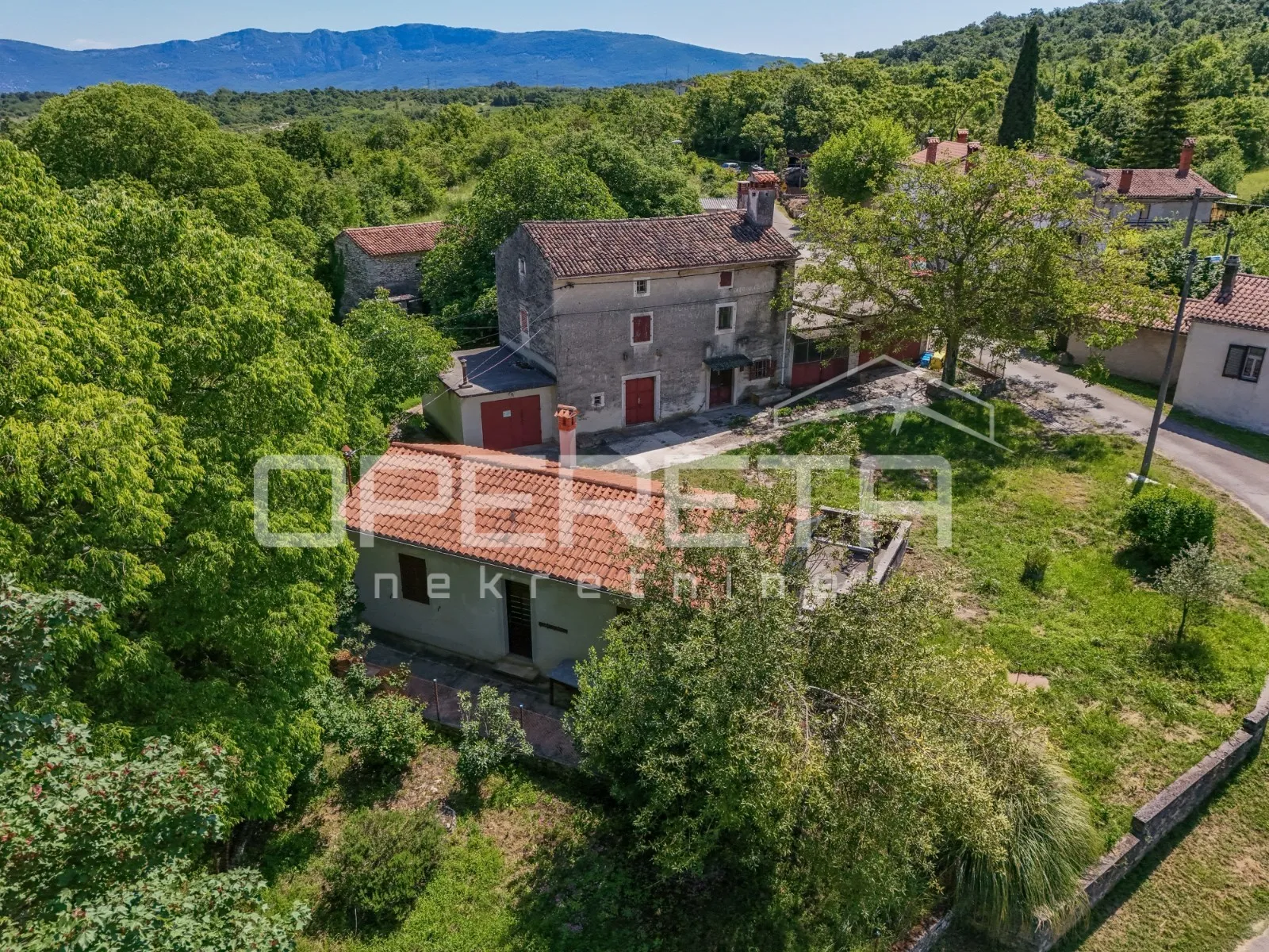 idilično imanje od 23900m2 kraj labina (građ 2.848 m² +poljoprivredno zemljište: - slika 2