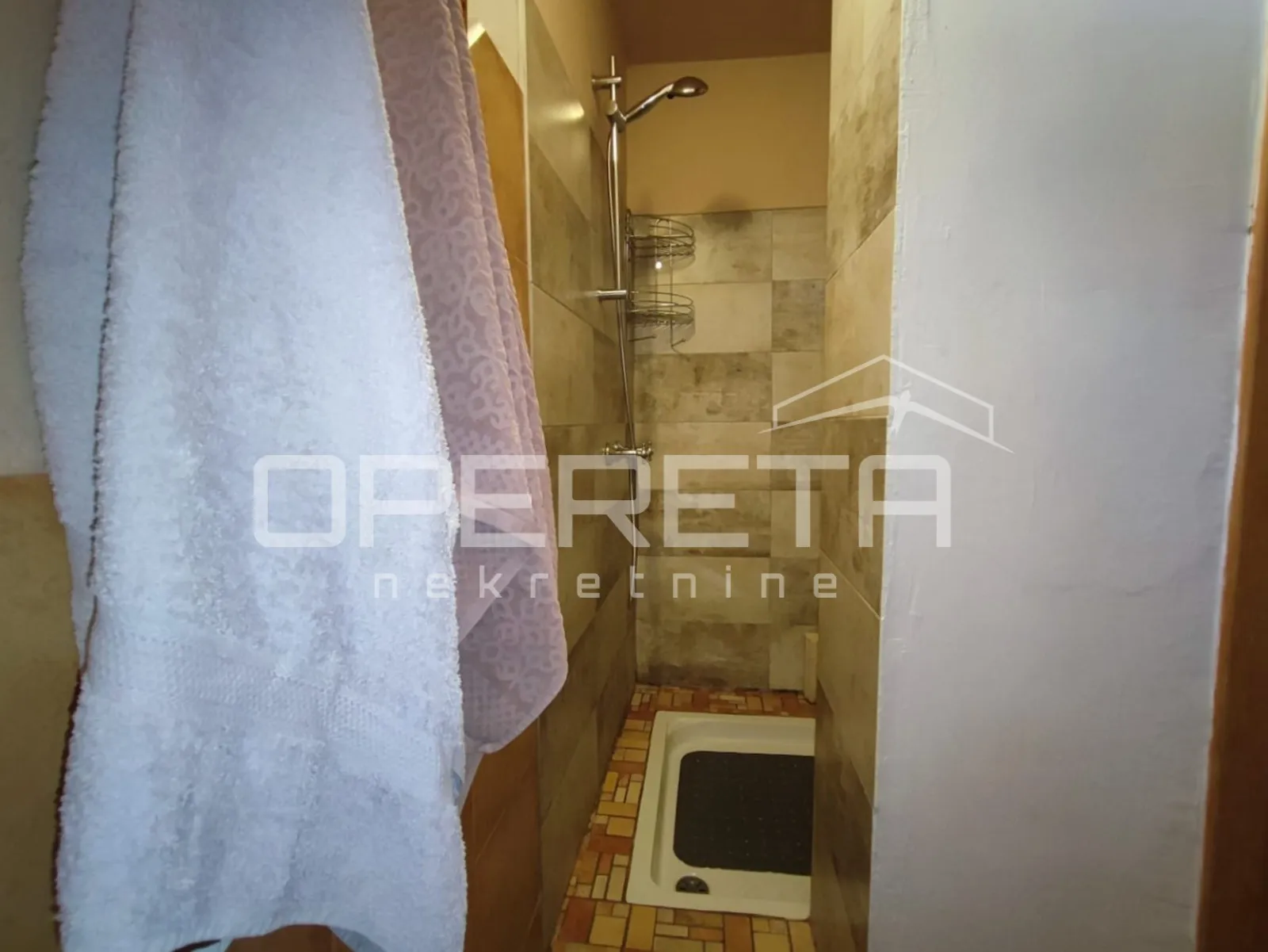 trosoban stan 82 m2, prvi red do mora, zadar, centar - slika 12