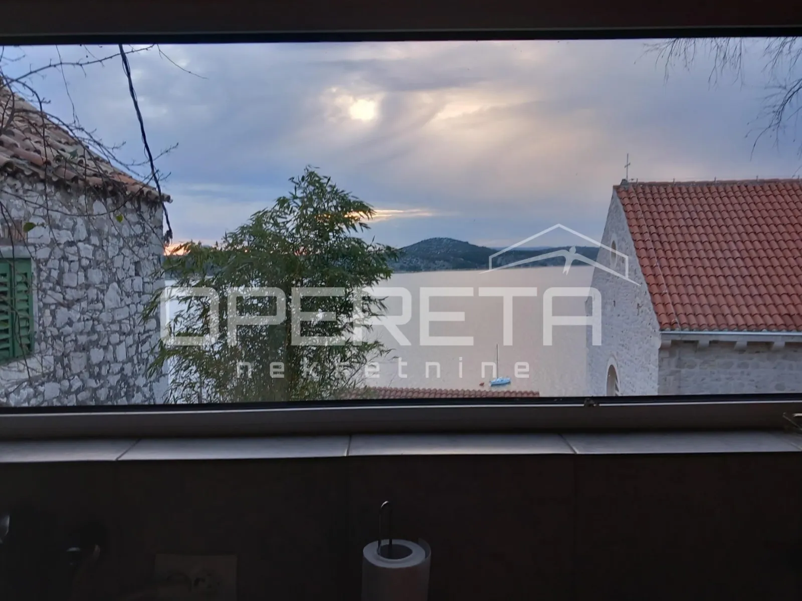 kuća u centru s pogledom na more- šibenik - slika 10