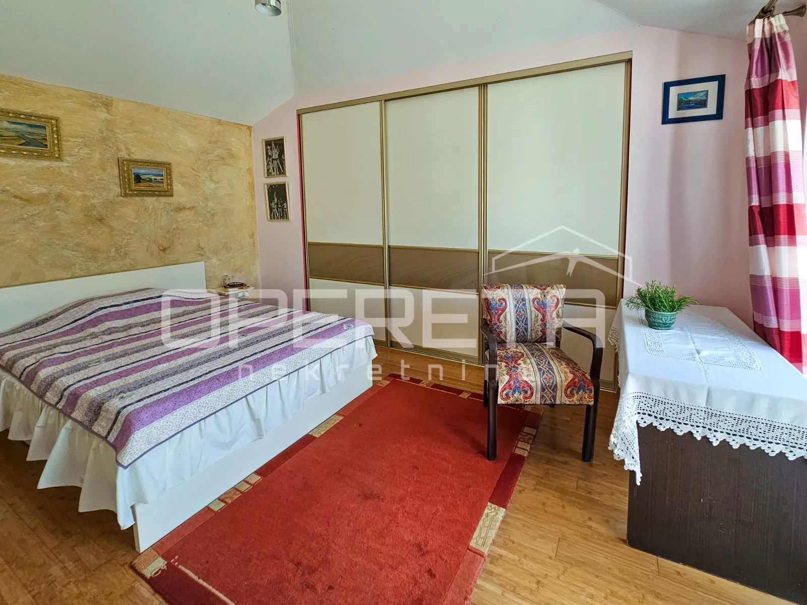 moderna kuća na padinama klisa, udobnost i priroda u savršenoj ravnoteži - slika 13