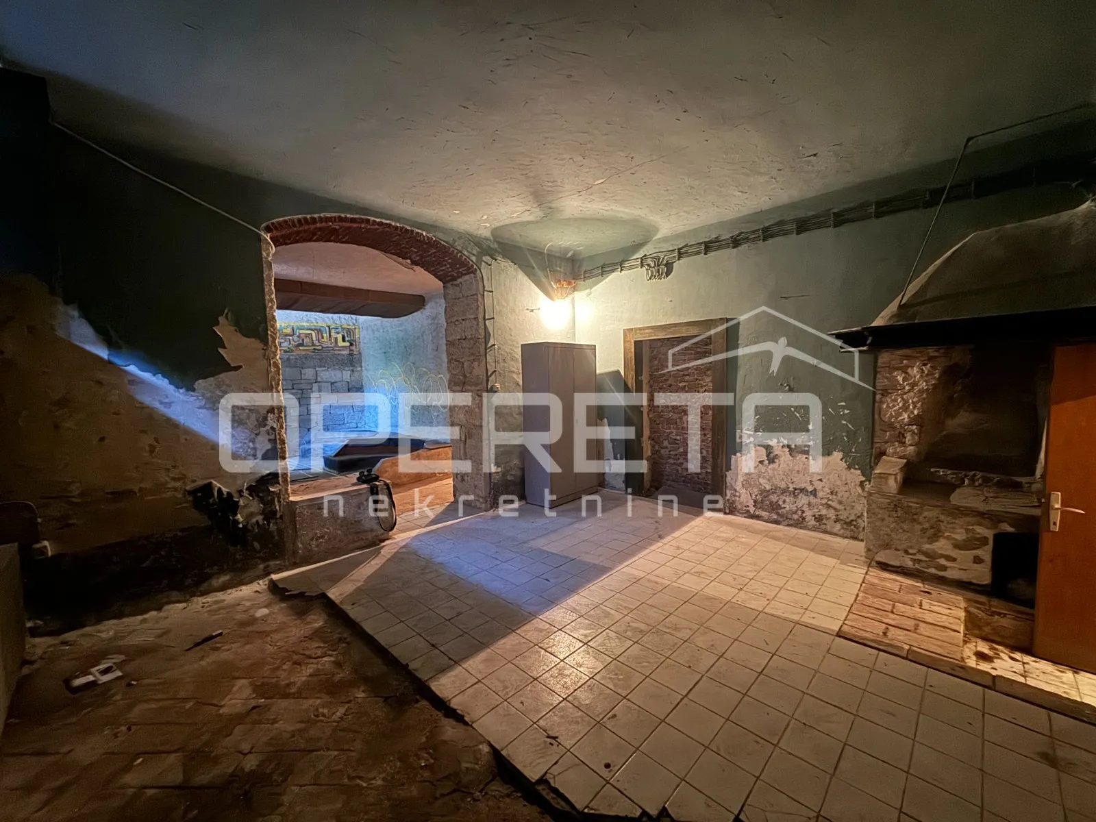 prostor (141.4m2) za adaptaciju, mogućnost više stambenih jedinica u srcu pule - slika 3