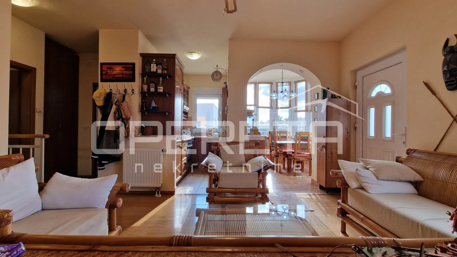 petrčane, stan (118 m²) s privatnom okućnicom i ostakljenim paviljonom - slika 2