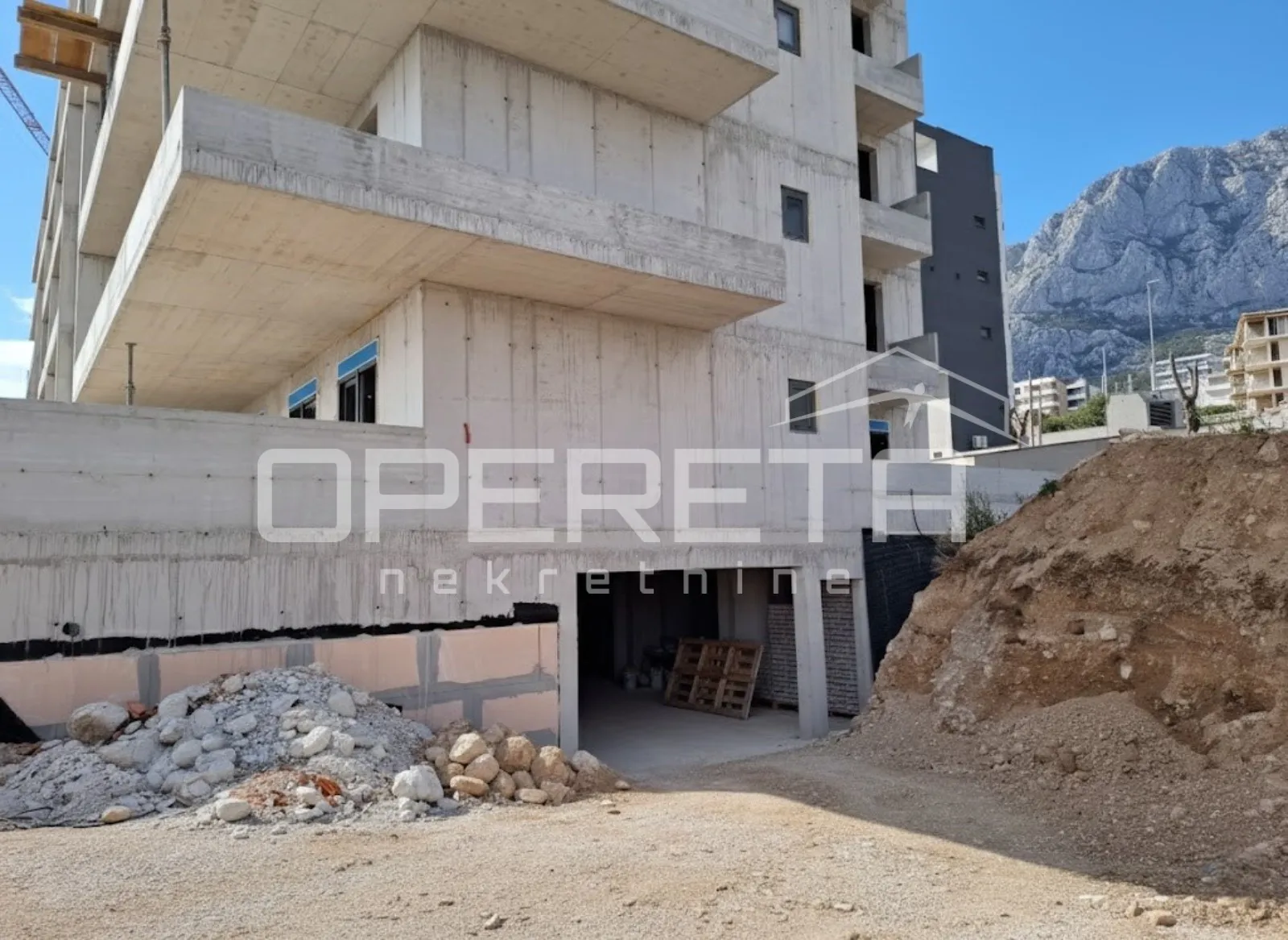 novogradnja makarska, 87,7 m2 dvosoban stan s balkonom 23,55 m², blizina centra - slika 5