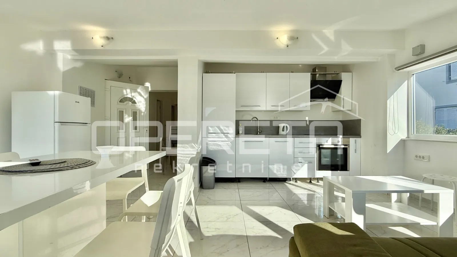 novalja – dvojna kuća s 2 trosobna apartmana i dvorištem - slika 4