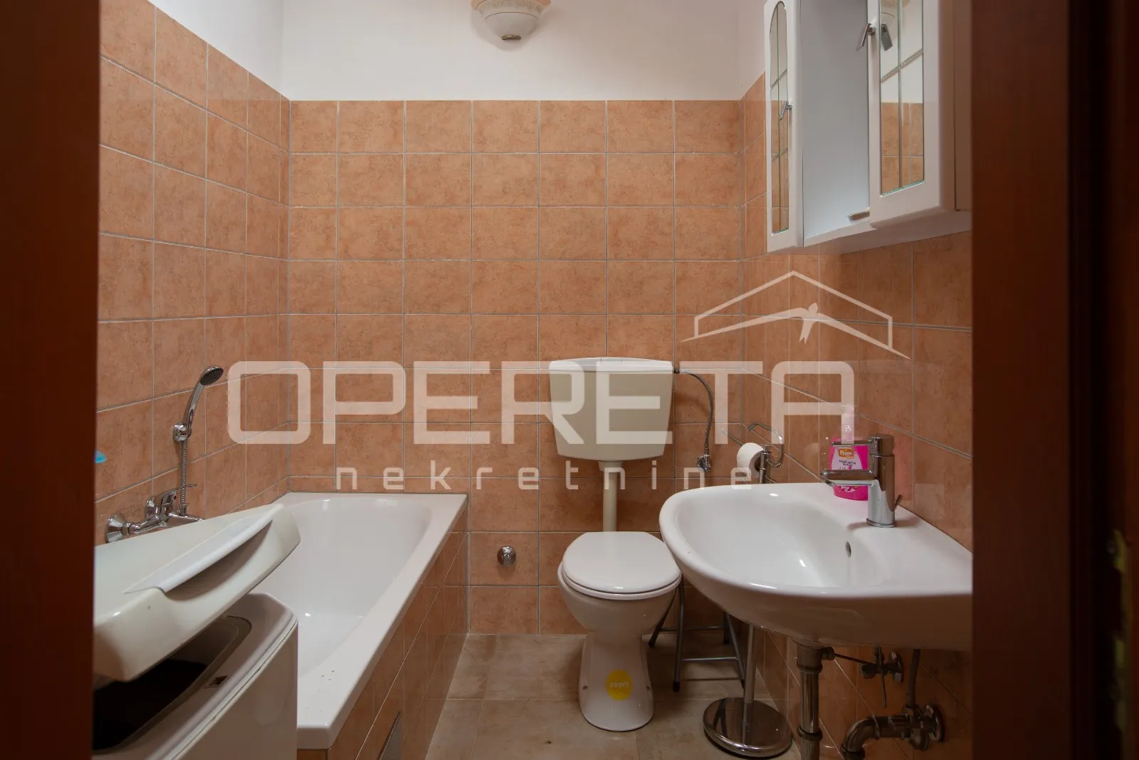 tradicionalna kamena kuća s dva apartmana. - slika 14
