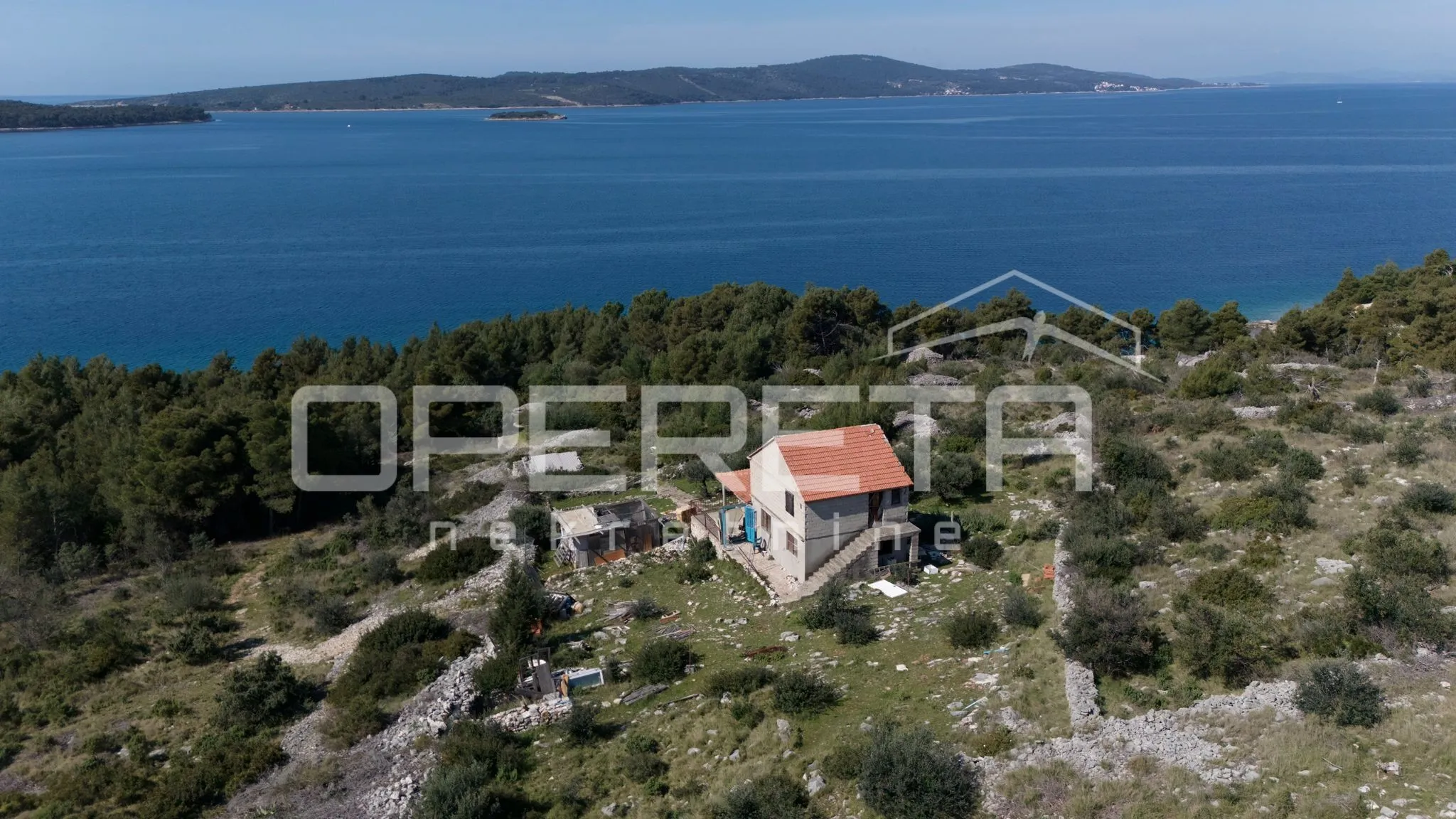 kuća uz more s panoramskim pogledom i terasom – milna, otok brač - slika 2