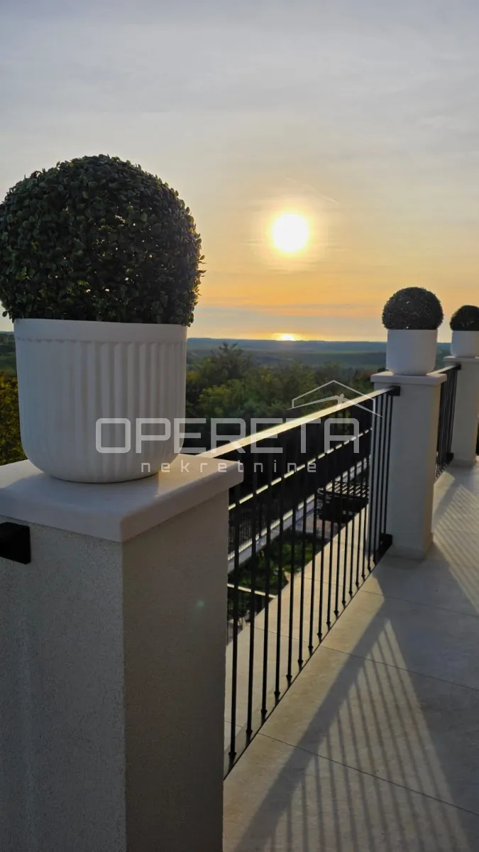 izvanredna samostojeća vila s panoramskim pogledom na more i vinograde - slika 9