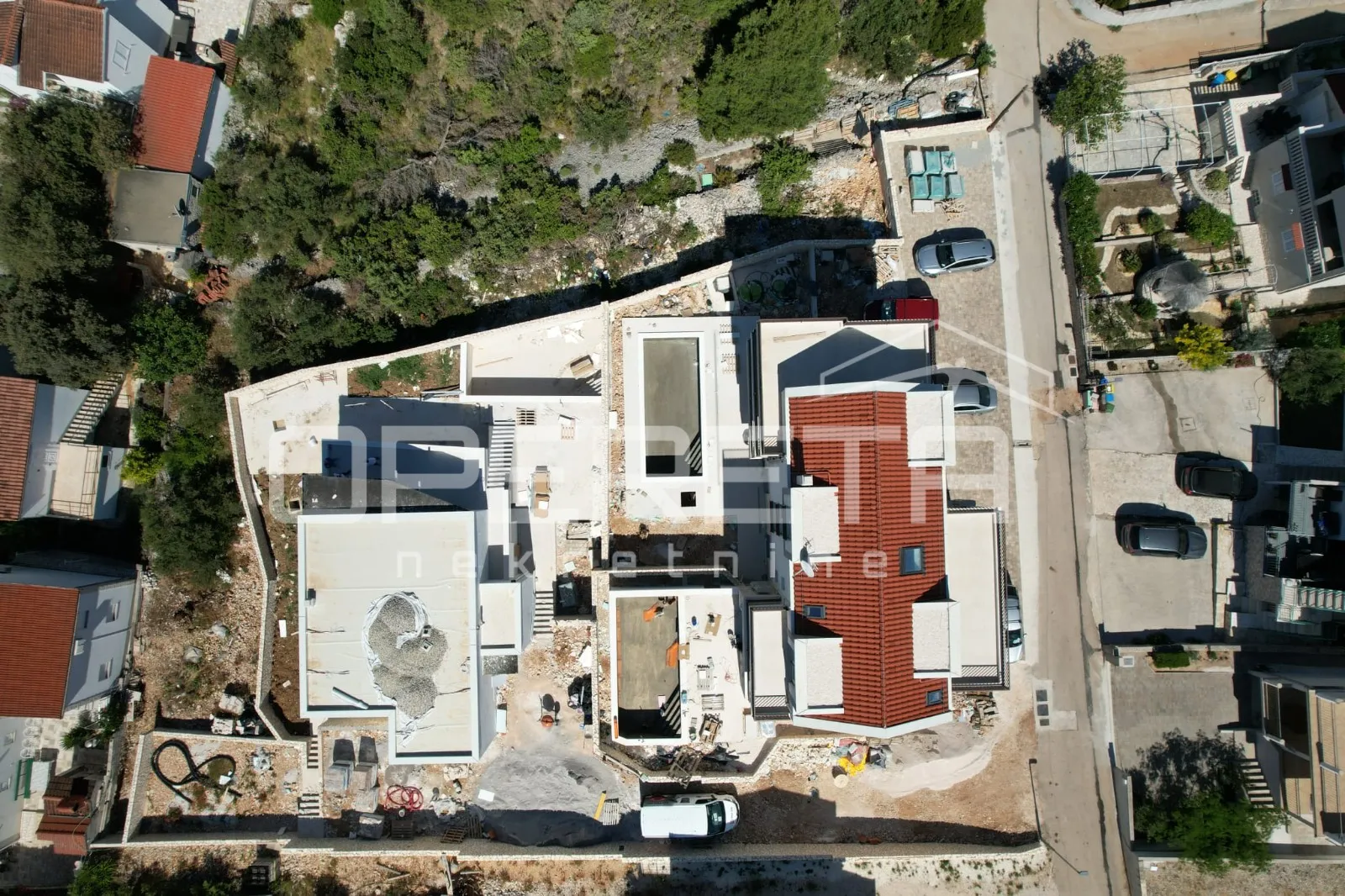 stan s bazenom i vrtom u stivašnici, 260,40 m2 - slika 29
