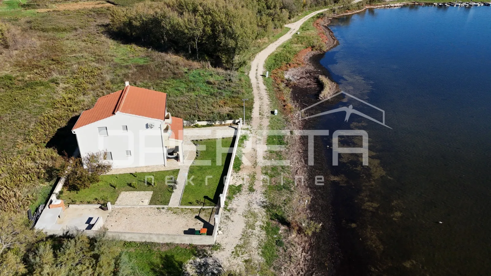 samostojeća kuća u prvom redu do mora, posedarje - slika 30