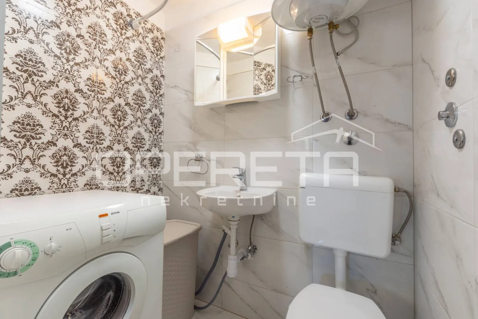 kuća s bazenom i apartmanima u mirnom dijelu rogoznice - slika 17