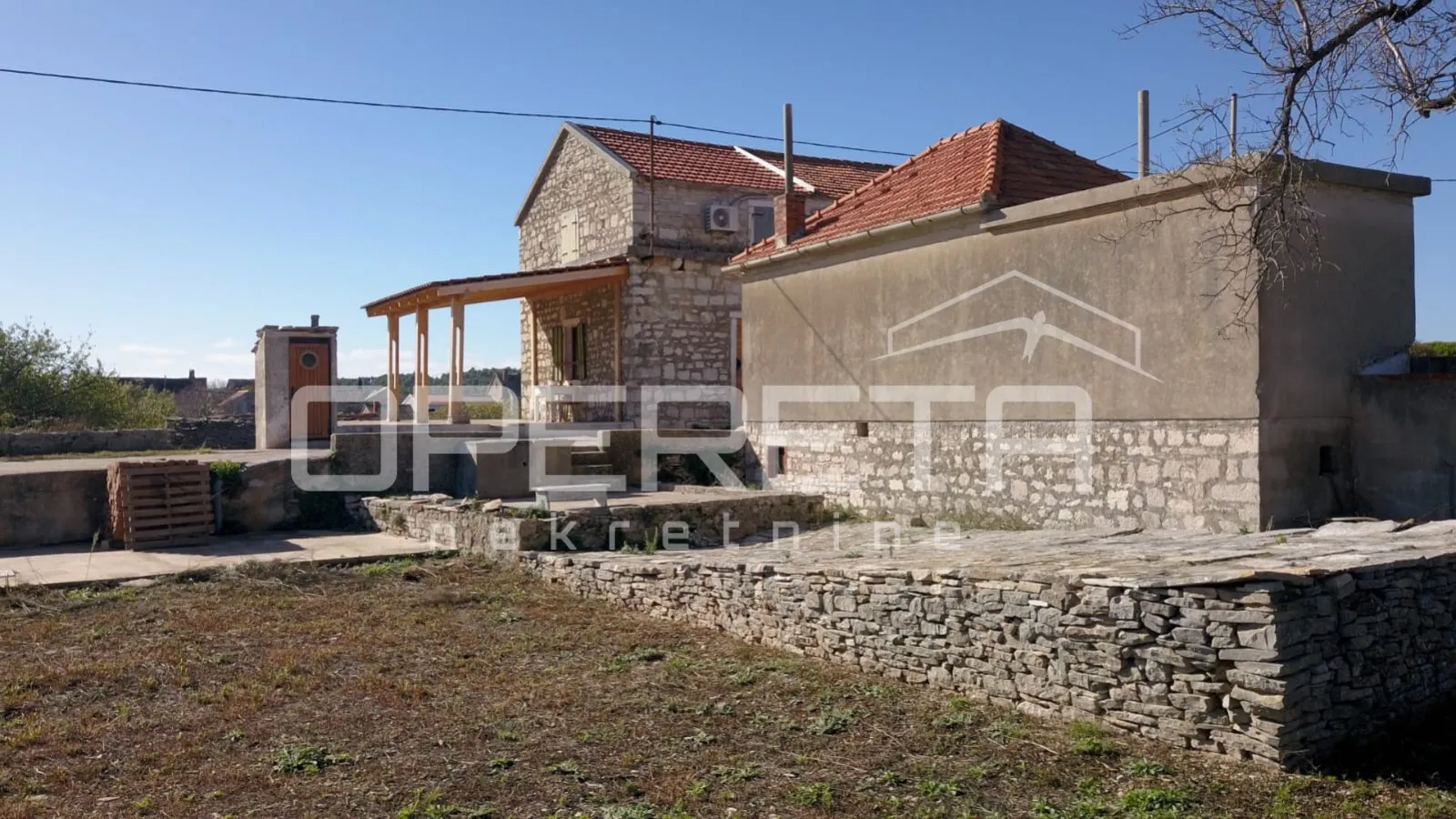 šarmantna kamena kuća u grohotama, šolta - slika 13